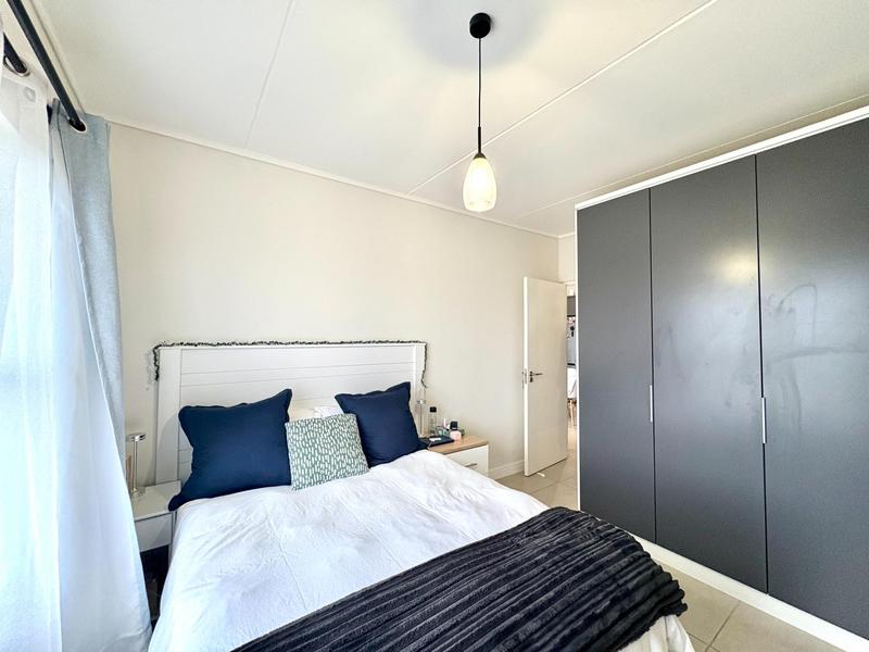 To Let 2 Bedroom Property for Rent in Somerset West Western Cape